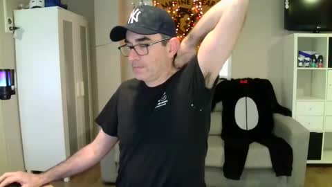 Snapshot of kalem48 chatting on January 2025 09:36:02 AM MusicMen49 online show from January 2025 09:36:02 AM