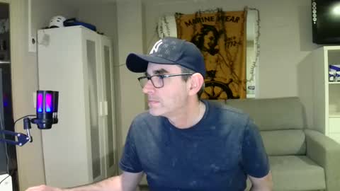 Snapshot of kalem48 chatting on January 2025 12:18:01 AM MusicMen49 online show from January 2025 12:18:01 AM