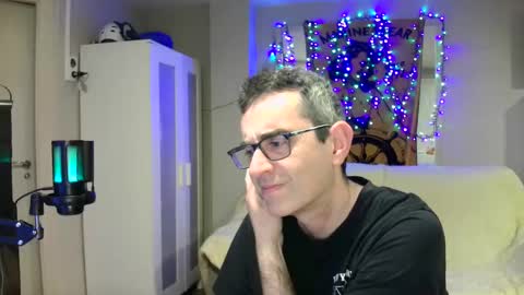 Snapshot of kalem48 chatting on February 2025 11:17:01 PM MusicMen49 online show from February 2025 11:17:01 PM