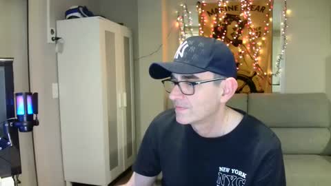 Snapshot of kalem48 chatting on February 2025 12:41:01 AM MusicMen49 online show from February 2025 12:41:01 AM