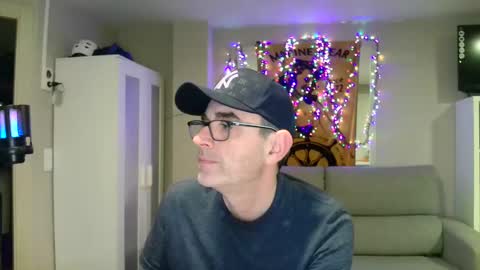 Snapshot of kalem48 chatting on February 2025 03:53:01 AM MusicMen49 online show from February 2025 03:53:01 AM