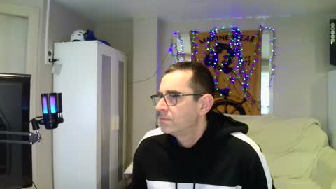 Snapshot of kalem48 chatting on February 2025 02:35:02 PM MusicMen49 online show from February 2025 02:35:02 PM