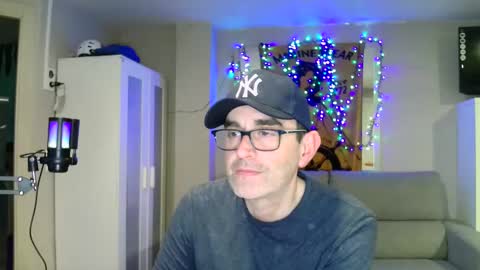 Snapshot of kalem48 chatting on March 2025 10:05:02 PM MusicMen49 online show from March 2025 10:05:02 PM