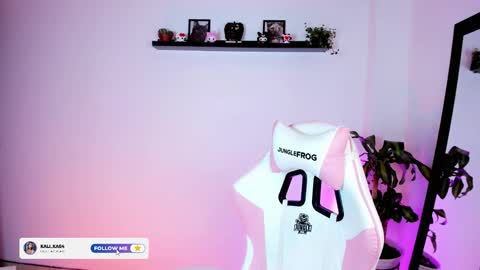 Kali Ka Please help me with your thumbs up its important   dont forget my birthday on October 26 online show from November 2025 06:29:01 PM