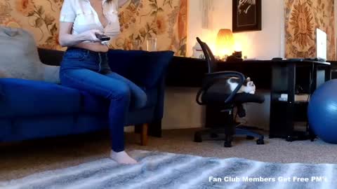 Snapshot of kalikushdreamz chatting on January 2025 04:18:02 PM Tara Smith online show from January 2025 04:18:02 PM