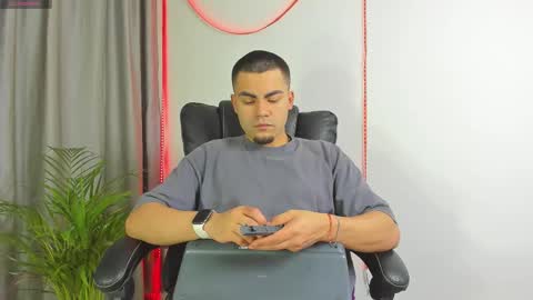 Snapshot of kalivan_voinesscu chatting on October 2025 07:52:02 AM K A L I online show from October 2025 07:52:02 AM