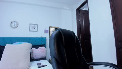 Kamilalopez online show from May 2026 06:26:02 PM