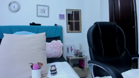Kamilalopez online show from May 2026 08:58:01 PM