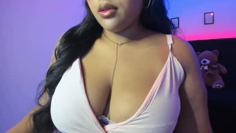 Snapshot of kamala_khan_tx chatting on May 2026 05:51:01 PM Online 800 to 1400 online show from May 2026 05:51:01 PM