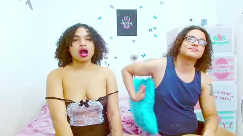 Snapshot of kami_chigiri chatting on January 2025 11:32:02 PM Dante and Carolina independient model online show from January 2025 11:32:02 PM