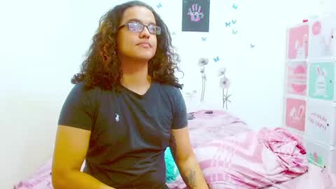 Snapshot of kami_chigiri chatting on February 2025 12:43:01 AM Dante and Carolina independient model online show from February 2025 12:43:01 AM