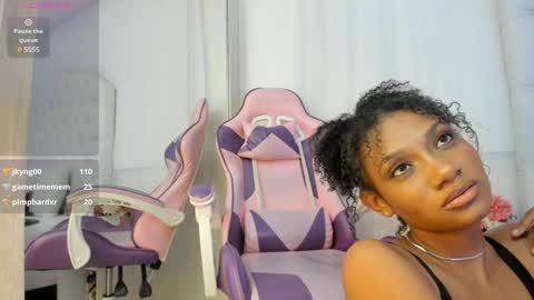 Snapshot of kamila_arias chatting on December 2024 10:20:02 PM online show from December 2024 10:20:02 PM