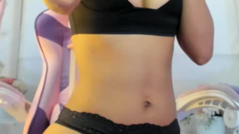 Snapshot of kamila_arias chatting on March 2025 12:17:01 PM online show from March 2025 12:17:01 PM