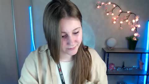 kamilla_love_ online show from May 2026 12:11:01 PM