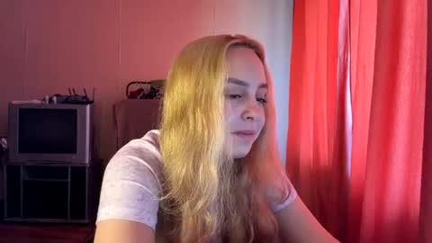 Snapshot of kandislaski chatting on August 2026 09:04:01 AM Lizzie online show from August 2026 09:04:01 AM