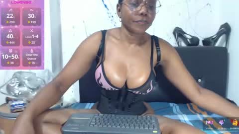 Paola online show from July 2026 06:01:02 PM