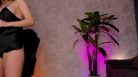 Snapshot of kaow65 chatting on February 2025 02:11:02 AM Emma online show from February 2025 02:11:02 AM