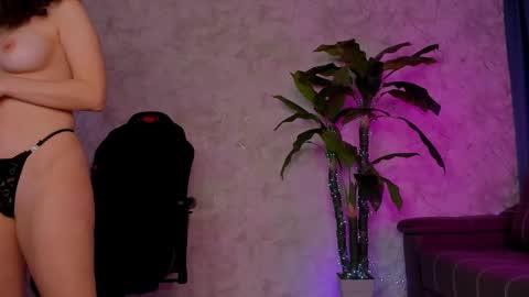 Snapshot of kaow65 chatting on February 2025 04:36:02 AM Emma online show from February 2025 04:36:02 AM