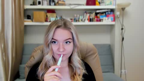 Kara. Off from 15th till 24th of December online show from November 2025 01:26:02 AM