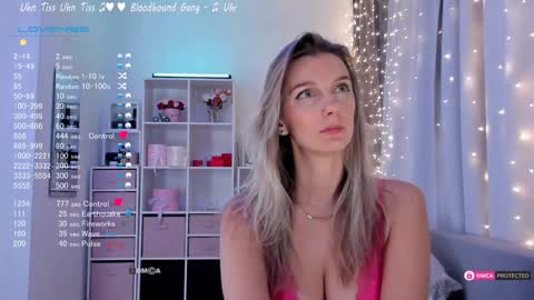 Julia online show from January 2025 08:43:02 PM