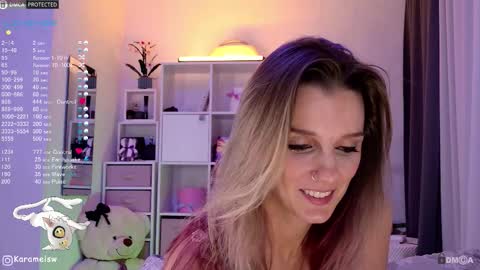 Julia online show from September 2025 10:37:02 PM