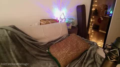 Snapshot of karathemagic chatting on February 2025 08:00:02 AM I am here around 5am GMT karathemagic online show from February 2025 08:00:02 AM