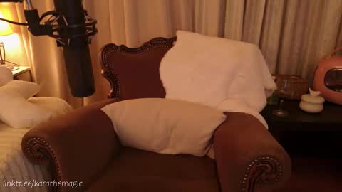 Snapshot of karathemagic chatting on November 2025 05:48:01 PM I am here around 5am GMT karathemagic online show from November 2025 05:48:01 PM