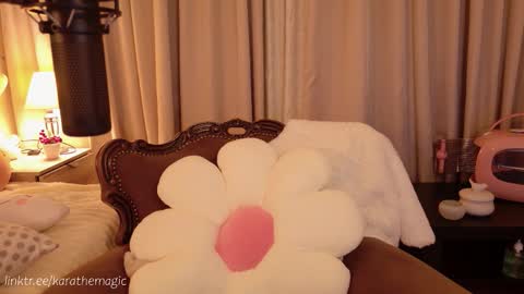 Snapshot of karathemagic chatting on December 2025 03:41:02 PM I am here around 5am GMT karathemagic online show from December 2025 03:41:02 PM