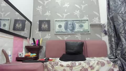 Snapshot of karenbis chatting on December 2024 11:03:01 PM Karen online show from December 2024 11:03:01 PM