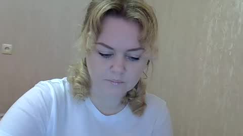 karennelsonx online show from February 2025 12:14:02 PM