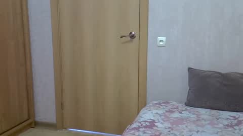 karennelsonx online show from March 2025 11:23:01 AM