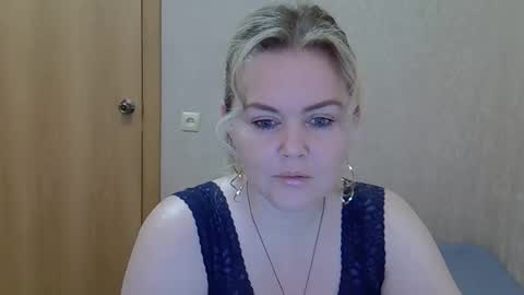 karennelsonx online show from April 2026 09:43:02 AM