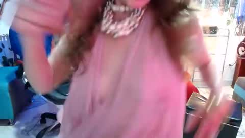 Snapshot of karima_sarabe chatting on December 2024 09:27:01 PM karima_sarabe online show from December 2024 09:27:01 PM