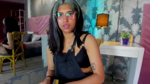 Karina online show from November 2025 08:33:02 PM