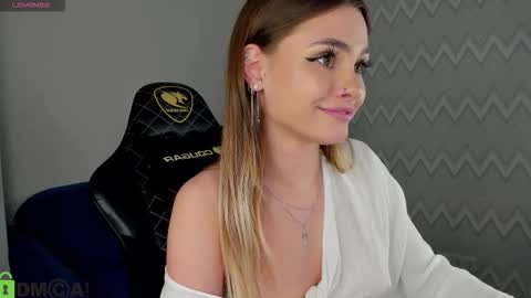 Snapshot of karina_broks chatting on November 2025 11:22:02 AM karina_broks online show from November 2025 11:22:02 AM