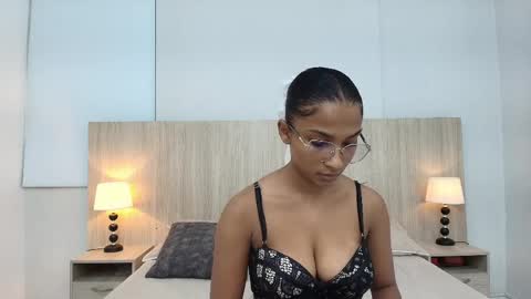 Snapshot of karina_calderon chatting on April 2026 11:48:01 AM Karina Calderon online show from April 2026 11:48:01 AM