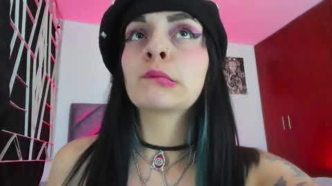 Snapshot of karinna__raven chatting on December 2025 12:17:01 AM KARINNA RAVEN online show from December 2025 12:17:01 AM