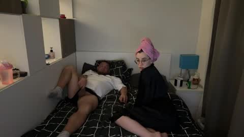 karl_and_klara online show from May 2026 06:35:02 PM