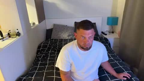 karl_and_klara online show from June 2026 07:12:02 PM