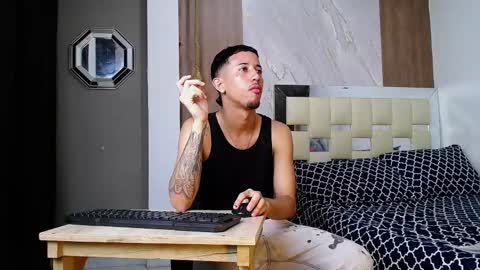 KARLA Y KALVIN online show from November 2025 02:23:02 AM