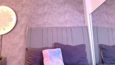 Karla online show from November 2025 07:35:02 PM