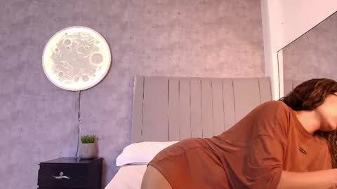 Karla online show from November 2025 07:02:01 PM