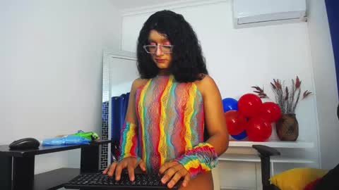 Snapshot of karla_dior chatting on February 2025 03:38:01 PM DIOR online show from February 2025 03:38:01 PM