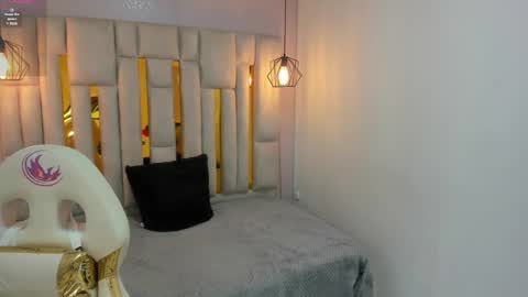 Karla  online show from January 2025 10:52:01 AM