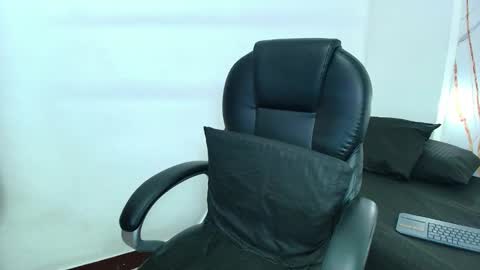 karla_hilton1 online show from February 2026 04:51:01 PM