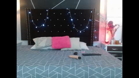 karlaroas online show from February 2026 08:40:02 PM