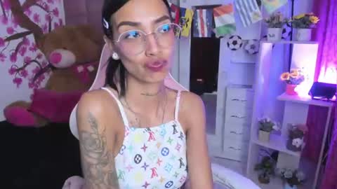 karlaslutskinny__ online show from June 2026 09:19:01 PM