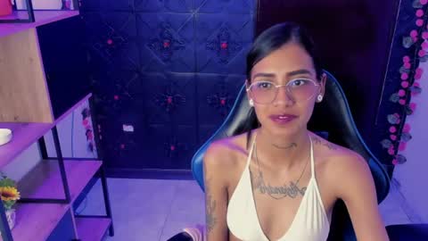 karlaslutskinny__ online show from July 2026 10:22:01 PM