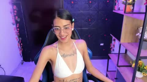 karlaslutskinny__ online show from July 2026 06:00:02 PM