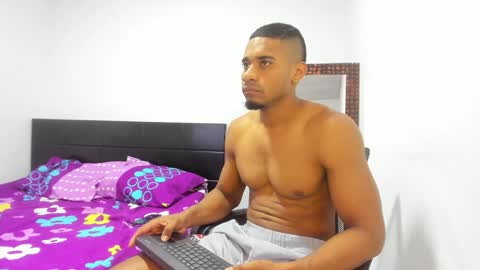 Snapshot of karljensen33 chatting on January 2025 09:34:01 PM karlgenjen online show from January 2025 09:34:01 PM